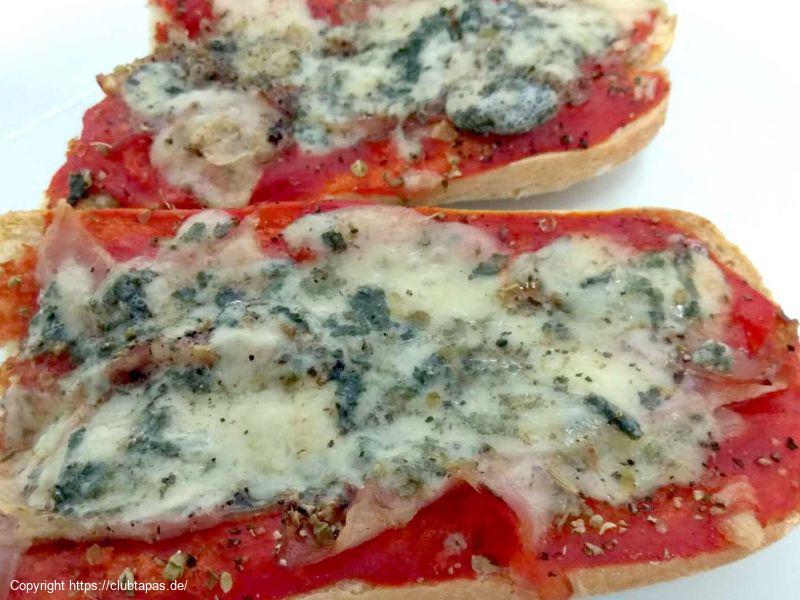 Croque Monsieur mit Cabrales Blauschimmelkäse