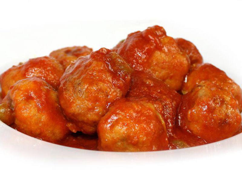 Albondigas in Tomatensauce